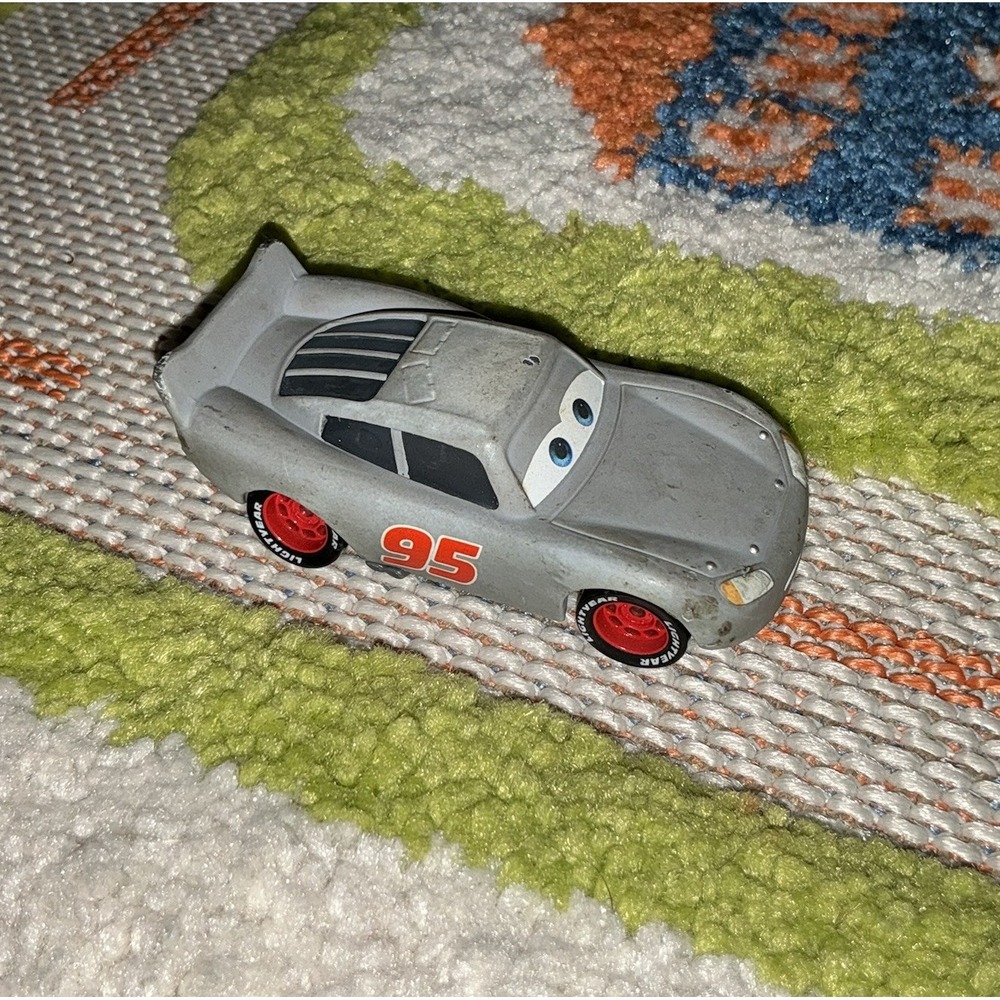 Disney Pixar Cars 3 Primer Lightning McQueen Diecast 1:55 FC Radiator Springs 95